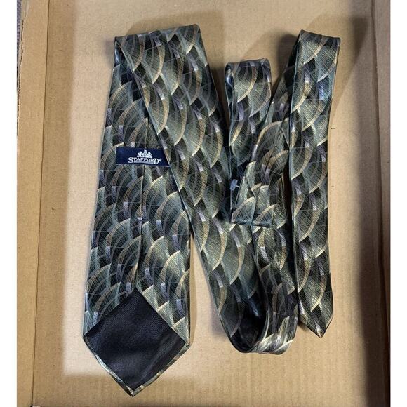 Stafford Executive Neck Tie 100% Imported Silk - Picture 2 of 4